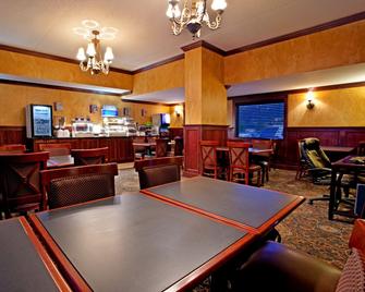 Holiday Inn Express Pittsburgh-North (Harmarville) - Harmar - Restaurante
