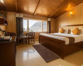 Hotel Sunny Cot - Free Mall Shuttle and Parking - Mussoorie - Habitación