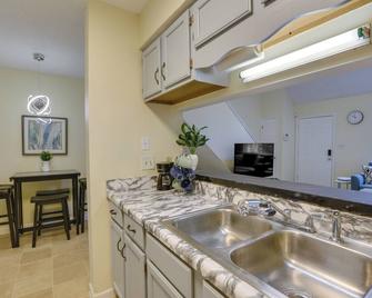 4 Mi to Dtwn Pet-Friendly Abode in Tallahassee! - Tallahassee - Kitchen