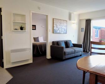 554 Moana Court Motel - אינברקרגיל - סלון