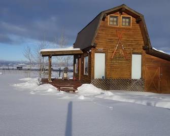 Intimate Mountain Cottage in Teton Valley - Victor - Building