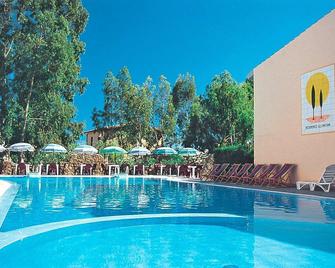 Albergo Residenziale Gli Ontani - Cala Liberotto - Piscine
