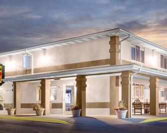 Super 8 by Wyndham Richlands/Claypool Hill Area - Pounding Mill - Building