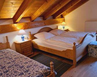 Apartment No. 1 (2 bedrooms) - Landhaus Eduard Heigl - Ettal - Schlafzimmer