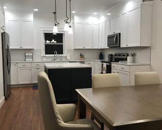 Newly Constructed Home in Downtown Corvallis, Close to OSU - Corvallis - Keuken