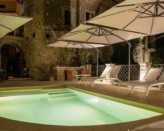 Bar Vitelli Charming suites - Savoca - Piscina