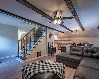 Lake Mountain Retreat - Summersville