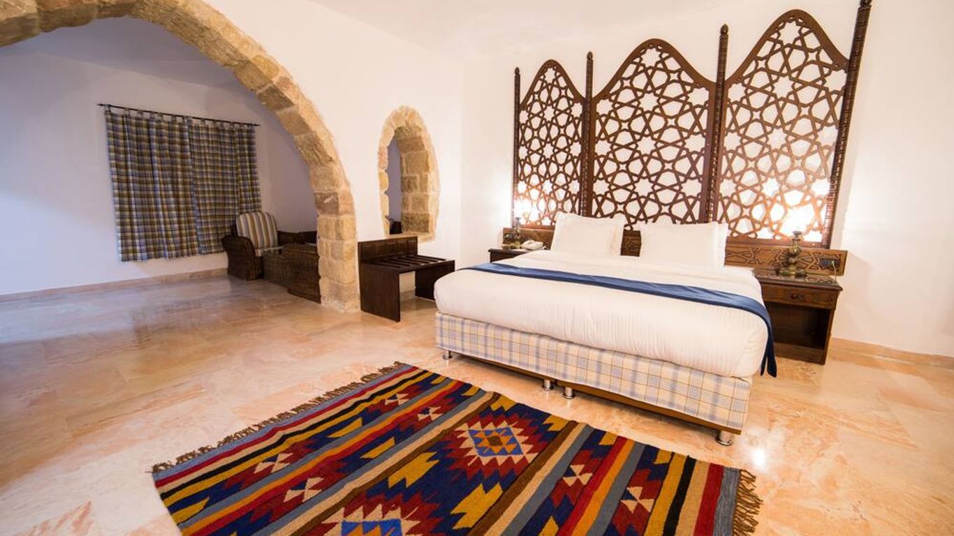 فندق ومنتجع القرية القديمة