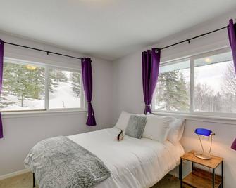 Cozy Anchorage Vacation Rental with Deck, Gas Grill - Anchorage - Bedroom