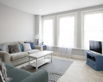 Modern apartment in Leamington Spa City centre - Leamington Spa - Huiskamer