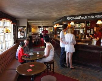 Savoy Country Inn - Carmarthen