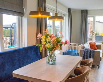 Comfortable Holiday Home With a Garden, Near the Sea - Noordwijk - Dining room