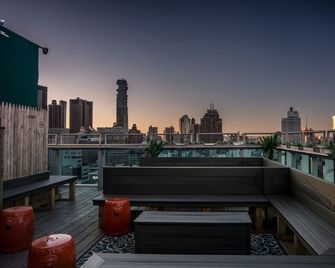 Wyndham Garden Chinatown - New York - Balcony