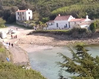 The Port of Millstone, island of Yeu, house with garden pets allowed - Ile d'Yeu - Edificio