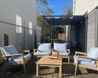 Maison au Coeur du Golfe du Morbihan. La mer et les Commerces à Pied! - Arradon - Patio