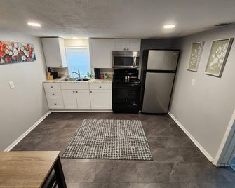 Small cozy home! Close to Wright Patterson AFB and Wright State University! - Fairborn