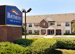 Baymont by Wyndham Wichita East - Wichita - Building