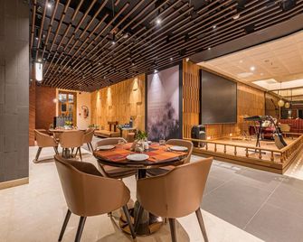 우단 히말라얀 스위트, 다르질링 - 다르질링 - 레스토랑