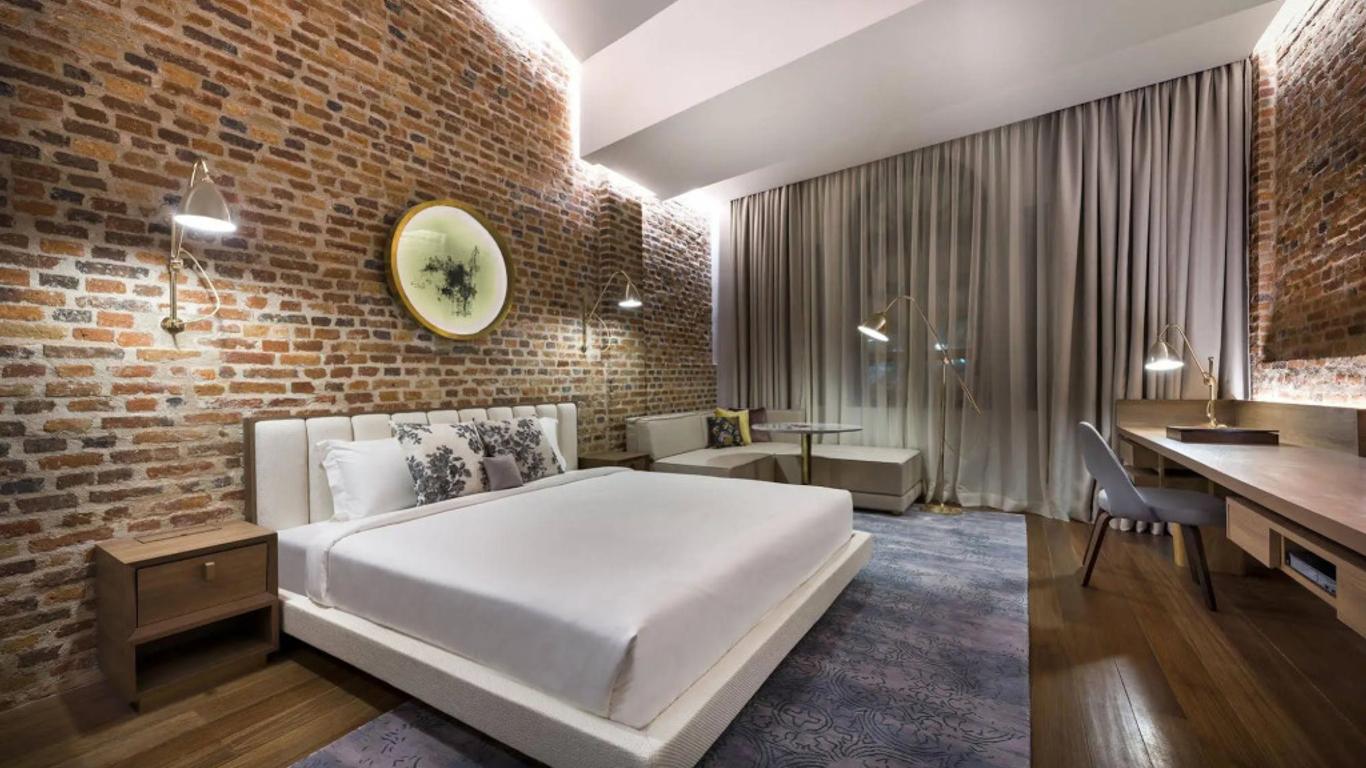 لوك ثاي كي ريزيدانسيز