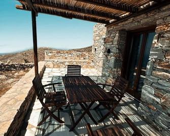 Folegandros Serenity - Livadaki Summer Hideaway - Folegandros - Balcón