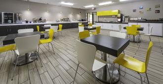 Bridgepointe Inn & Suites - Council Bluffs - Restaurant