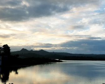 湖濱玫瑰瓦亞納達渡假村 - Kalpetta - 室外景