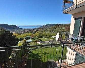 Apartmen Montegolo Four With Pool And Lake View - Costermano - Balcón