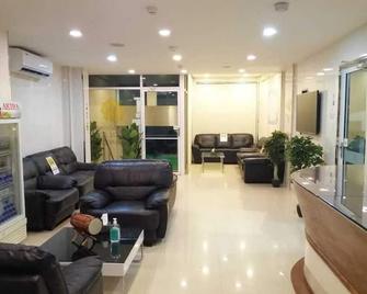 The Melrose - Malé - Lobby