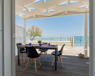 Ostriche - Yourplace Abruzzo - تورينو دي سانجرو - شرفة مرصوفة