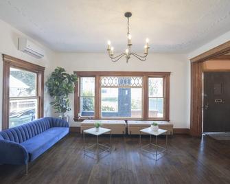 Burlington Hostel - Los Angeles - Living room