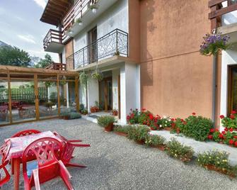 Pension President - Baile Herculane - Innenhof