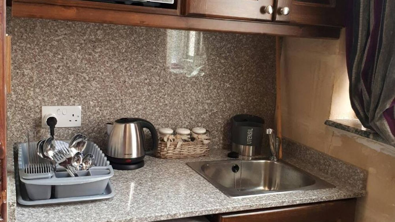 Nocturne Family House