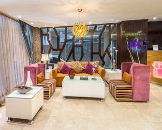 Almuhaidb Alkhobar Sea View - Al Khobar - Lounge