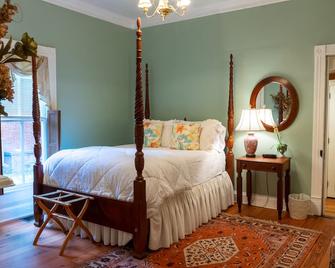 Pioneer Park Cottage, 2 Br/2 Ba Downtown Historic Bardstown - Bardstown - Bedroom