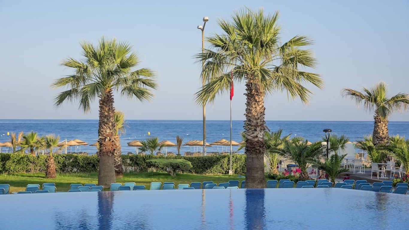 فلورا جاردن افيسوس كوساداسي - شامل كلياً