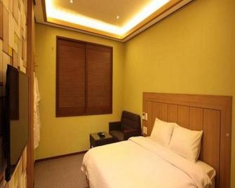 Hotel W Topdong - Jeju City - Bedroom