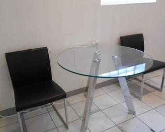 Harringtons102 - Hobart - Dining room