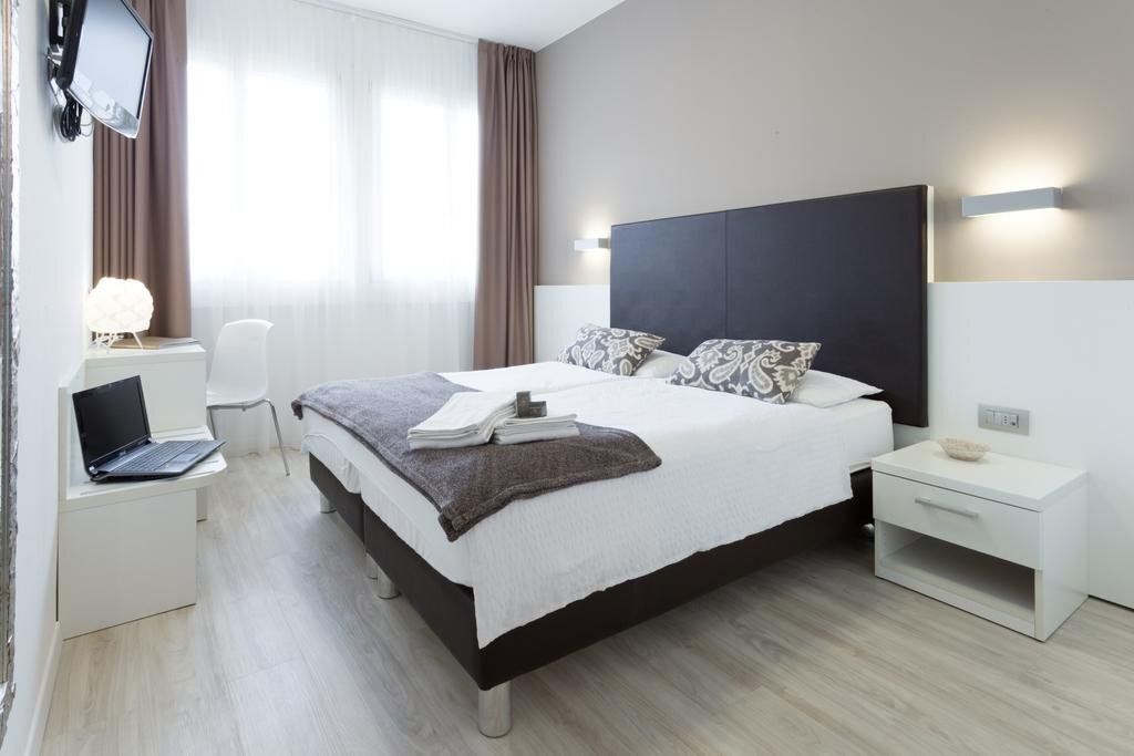 Hotel Centrale - Nago–Torbole - חדר שינה