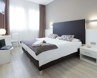 Hotel Centrale - Nago–Torbole - חדר שינה