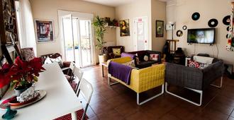 La Flamenka Hostel - Sevilha - Sala de estar