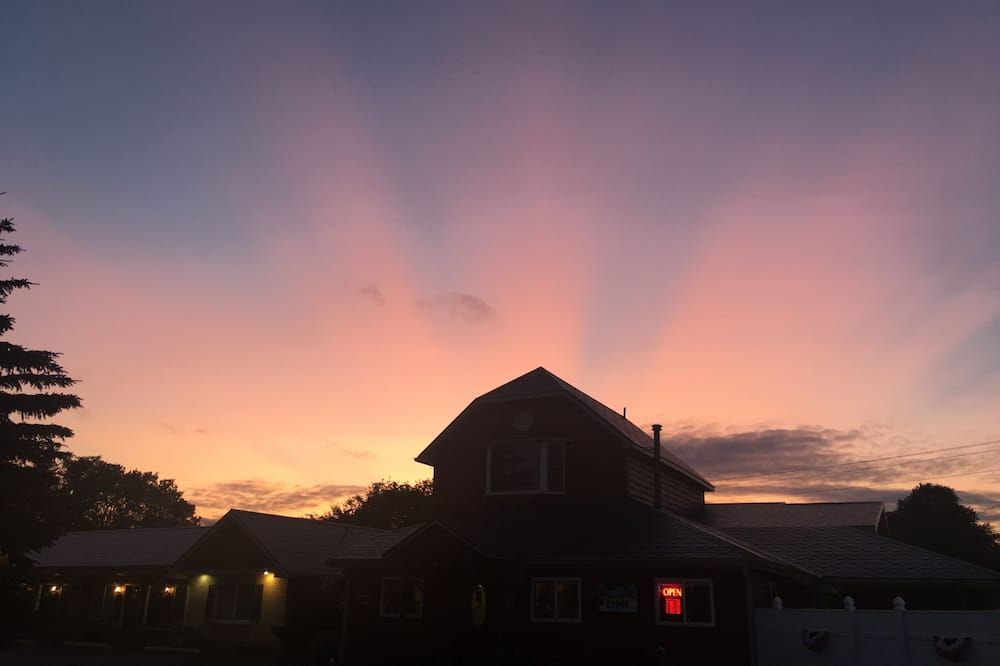 Big Bear Lodge - Alpena - Buiten zicht