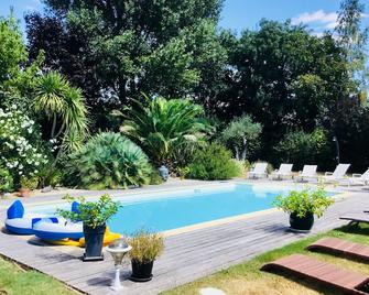 Aubierre La Riviere La Clisse - La Clisse - Piscina