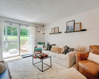 Ski-Inandski-Out Magic Mountain Condo Wi - Londonderry - Obývací pokoj