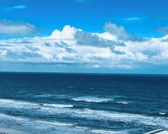 Ocean view studio condo. - Daytona Beach