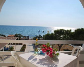 Residence Le 4 Stagioni - Menfi - Balcón