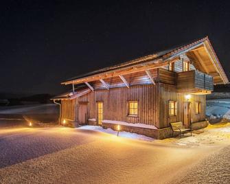 Chalet mit Sauna & Whirlwanne - Breitenberg - Edificio