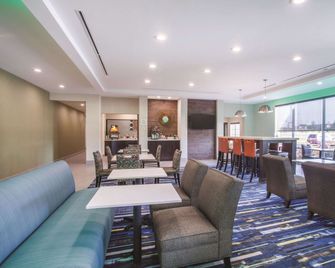 La Quinta Inn & Suites by Wyndham Cullman - Cullman - Restaurant