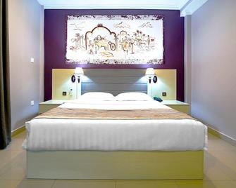 Tilko City Hotel Jaffna - Jaffna - Bedroom