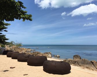 Bhundhari Resort & Villas Samui - Ko Samui - Beach