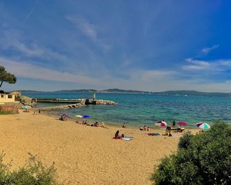 أوتل فيلا ديه أجنس - غريمو - شاطئ